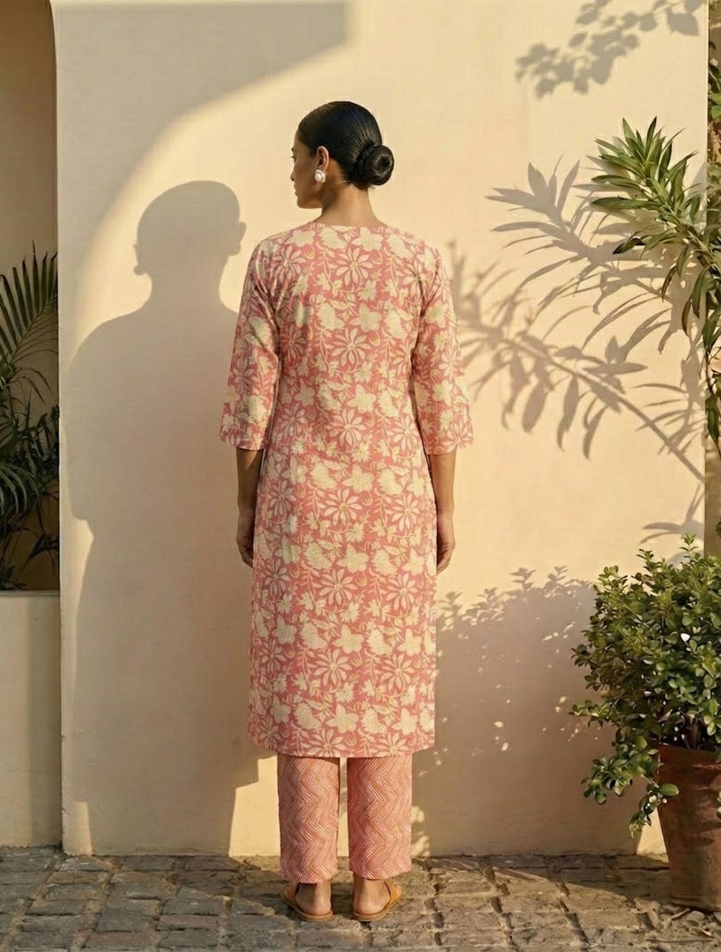 trueBrowns Pink Floral Print Kurta Pant Dupatta Set - Image 2